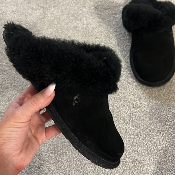 Koolaburra by Ugg slip on - Picture 2 of 5